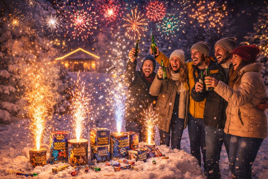 Пиротехника для новогодней ночи во дворе